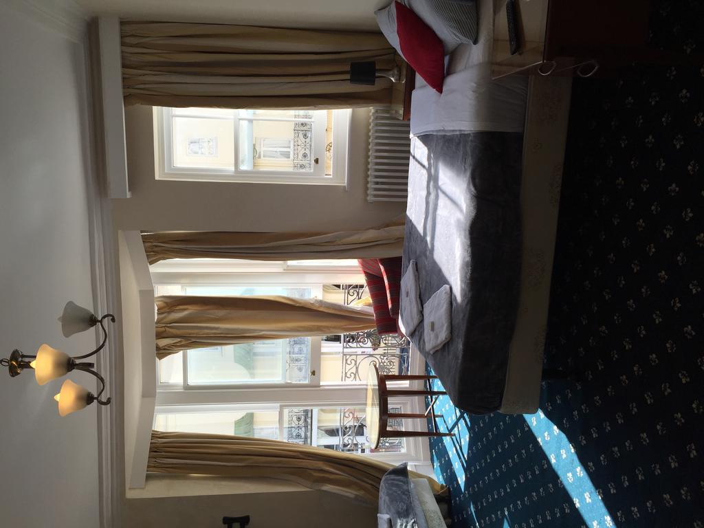 Sterling House Hotel อีสต์บอร์น ภายนอก รูปภาพ